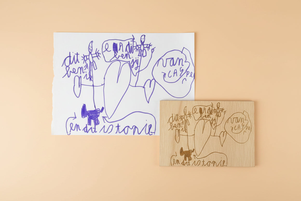 Kindertekening op hout
