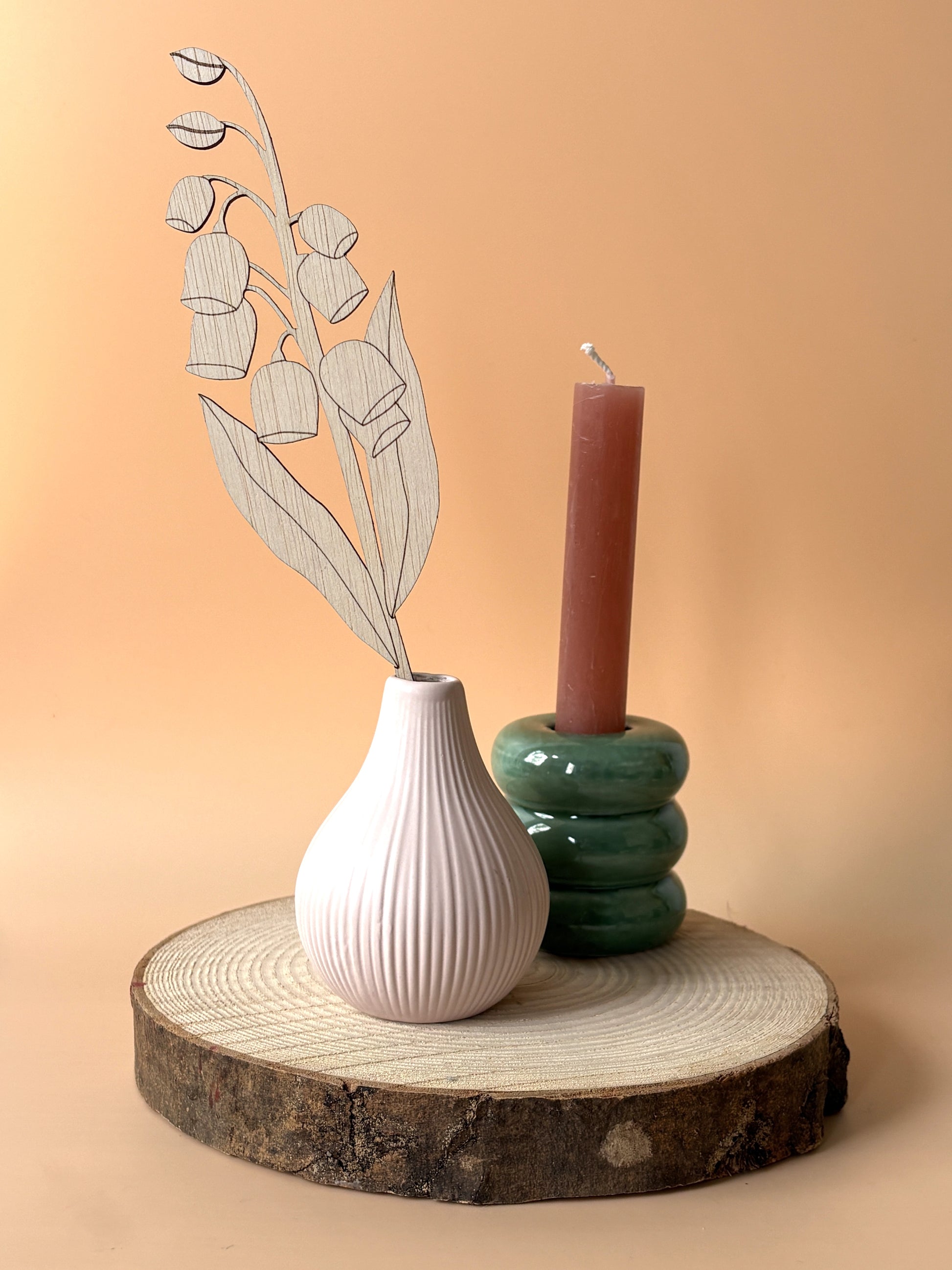 Decoratieve geboortebloem van hout - Flint&Fonkel