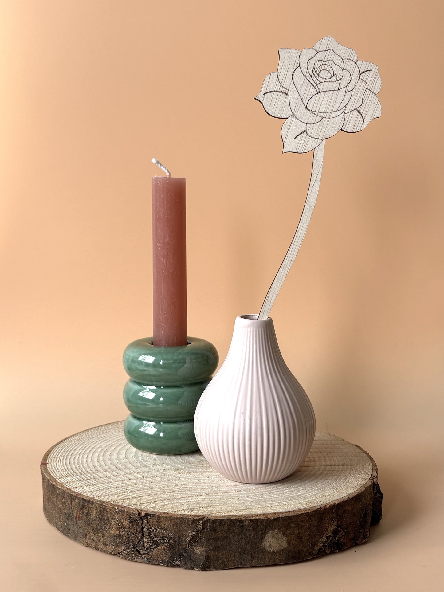 Decoratieve geboortebloem van hout - Flint&Fonkel
