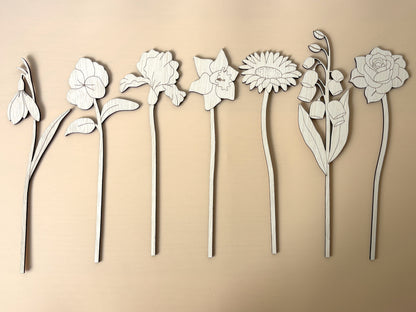 Decoratieve geboortebloem van hout - Flint&Fonkel