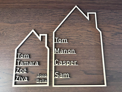 Houten huisje met namen